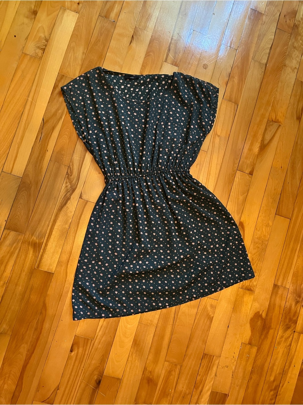 90s Vintage Women's Green Floral Elastic-Waist Dress